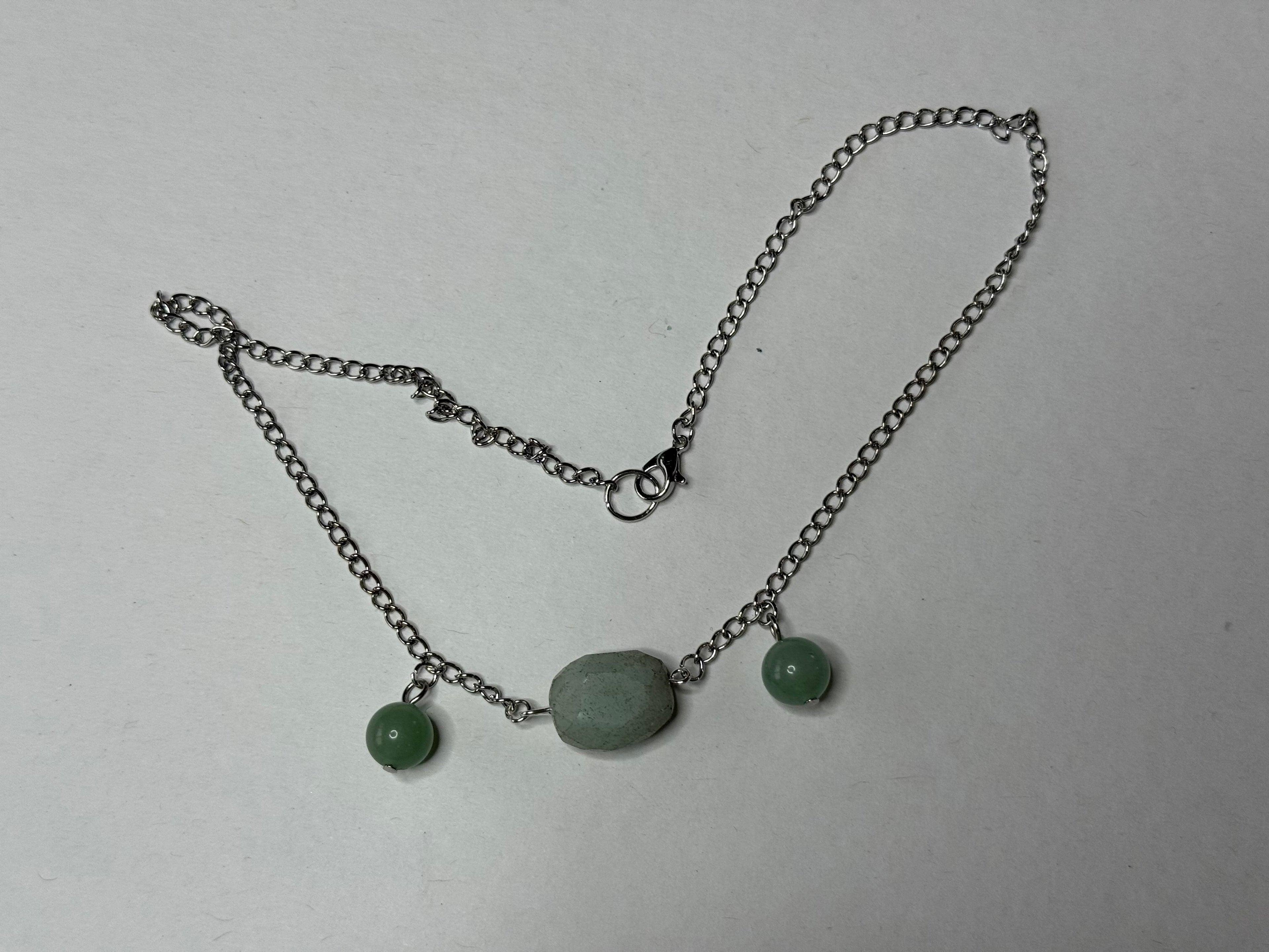 Green stone necklace - 2 beads